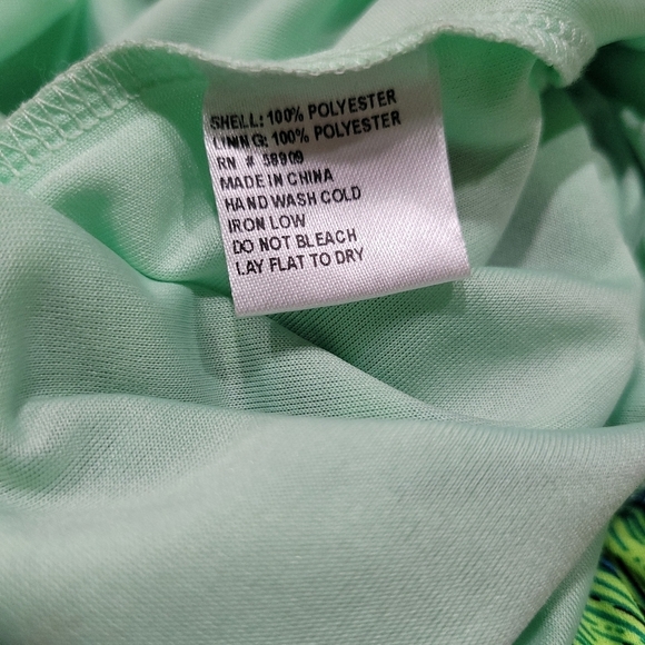 Gianni Bini Tropical Floral Romper Long Sleeve Plunge Neck Shorts Sz S - Picture 9 of 9